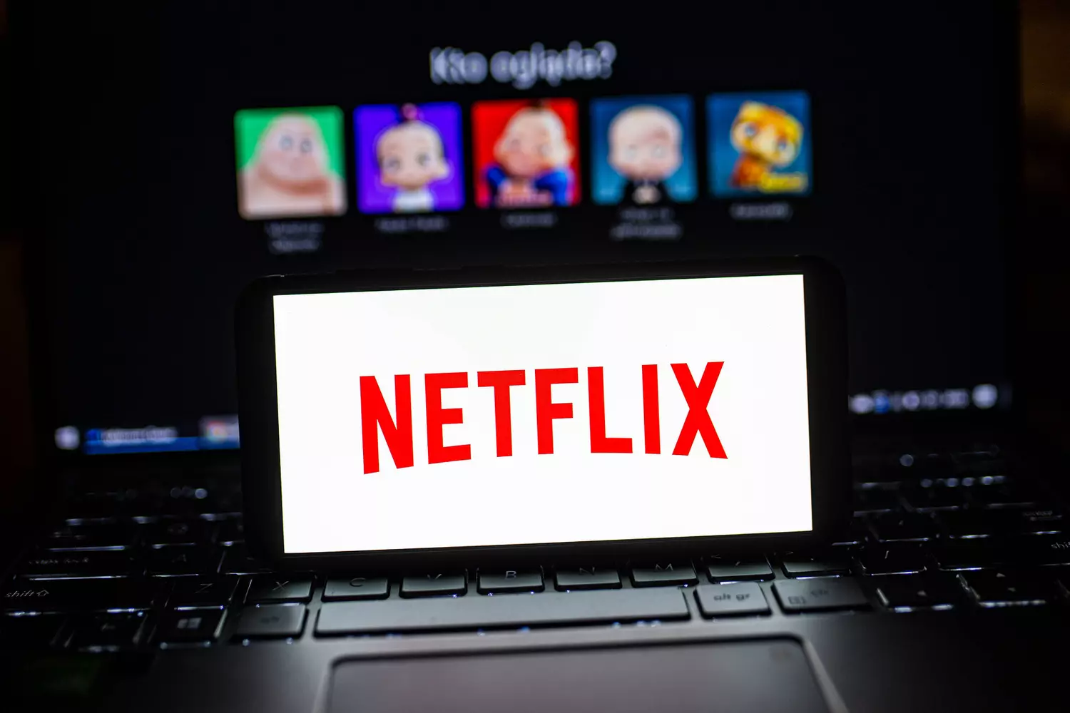 Netflix anuncia cobrança de taxa de compartilhamento de senhas no